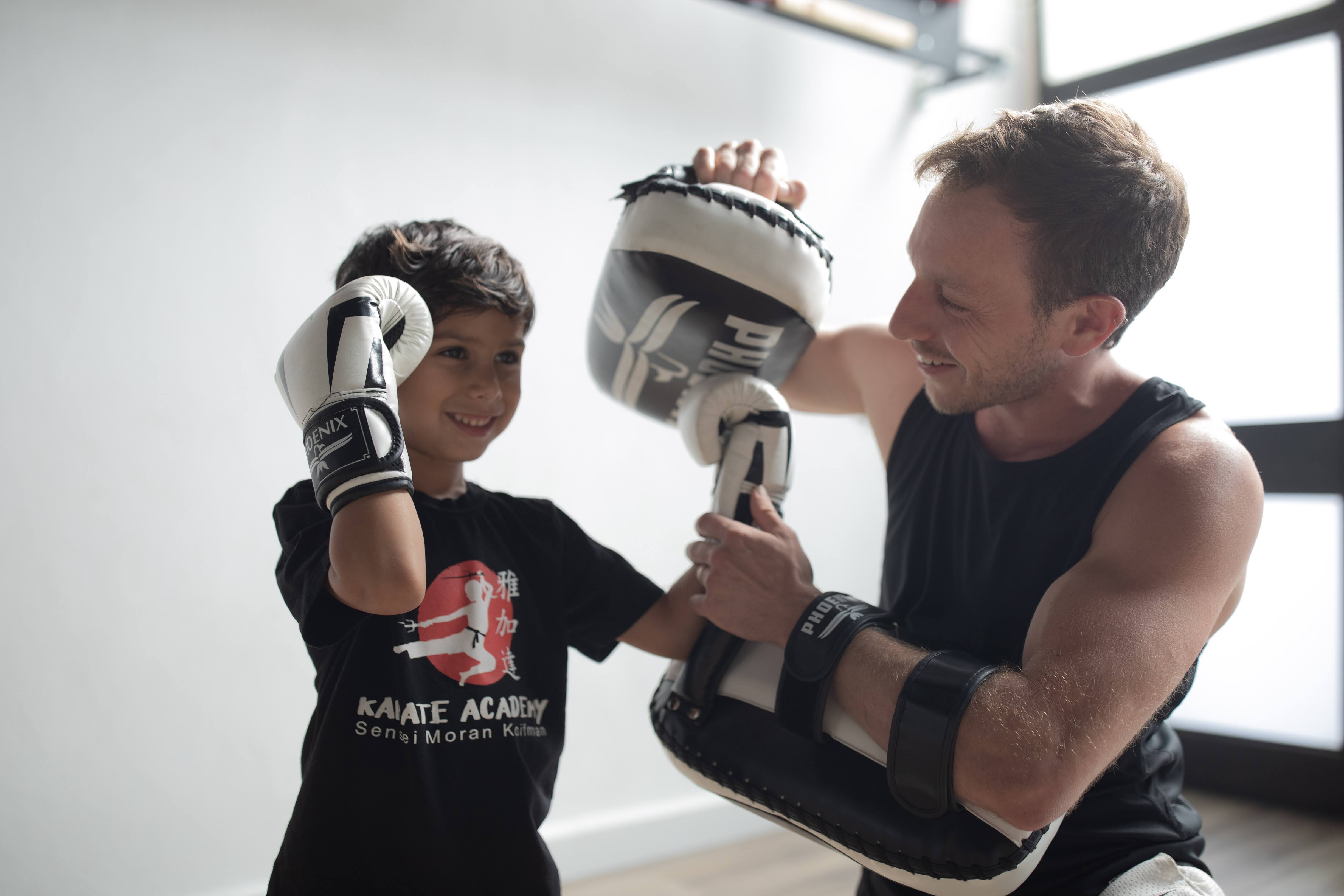 סהר הורביץ מאמן ילד בקיקבוקס